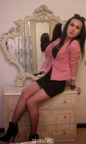 Escort trans Бони